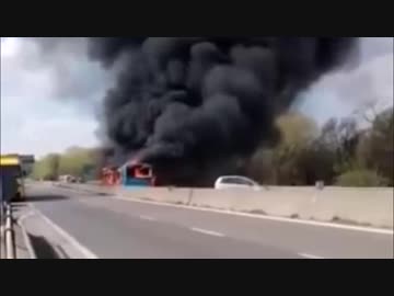 セネガル人バス運転手 伊政府の移民政策への報復だと中学生を人質に取る