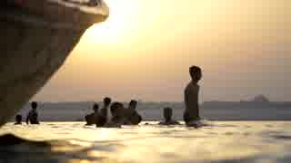 Men Bathing in River Ganges in Varanasi　生田真崇