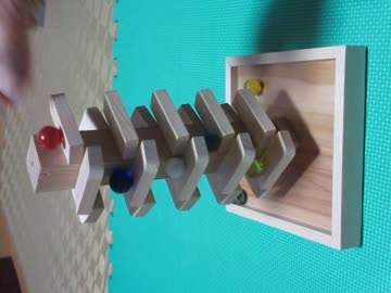 ビー玉のラセン階段(小型)