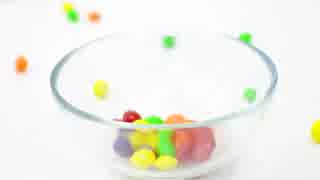 Candy Dropping into Bowl Slow Motion　仁部聡和