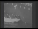 攻撃されたタンカーから吸着機雷をイスラム革命防衛隊が除去しているとされる映像