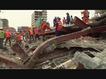 中国企業が建設していたビルが突然崩壊し25人が死亡不明者もいる模様