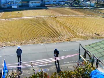 平成29年1月5日 地上げみたいな小学生に家に尿をまかれ、ごみをバラまかれ、花火を投げ込まれ、石を投げられ、張り紙、落書きをされました