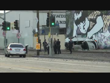 警察に追跡された車が単独横転事故-閲覧注意(米07/14)