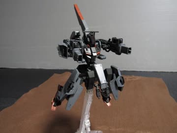 ガンプラ組み替え　飛行型ロボット