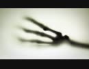 Scary-Skeleton-Hand-Moving-From-The-Right-Of-The-Scene　齋藤允賀