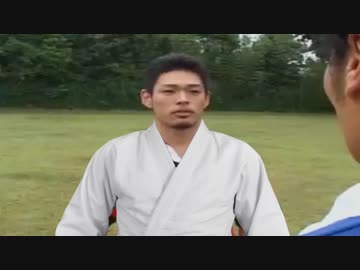 先輩！正中線五段突きッス！