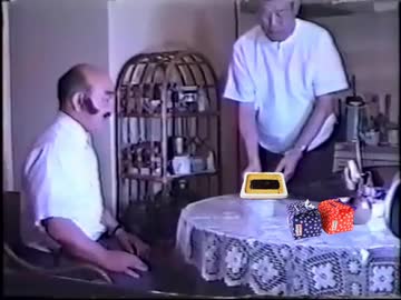 信玄餅を召し上がる御館様