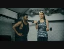 Woman Lifting Weights in Gym　宗村港