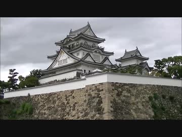 岸和田駅前通り商店街。