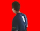 何かを手に取る遠野GB_avi　再