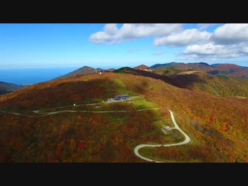ヤバッ!紅葉を空撮したらテレビ塔とガメラレーダーが映り込んでしまった件!!