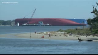 韓国の転覆貨物船ゴールデンレイの侵食を遅らせる為に持ち込まれた6千トンの岩