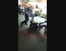 ホモと見る警察に取り押さえられる陽キャ