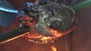 男の焚火猪ステーキ