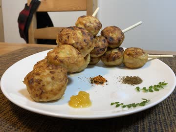 自分を大蛇丸と信じて止まない一般男性が、つくねとビールで優勝する動画です。