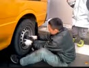 のまさんち「ハイエースがパンク! 　仕事帰りに救出～スペアタイヤに交換ヾ(ﾟ∀ﾟ)」