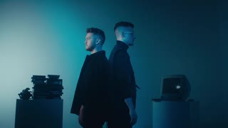 YouNotUs & Kelvin Jones - Seventeen
