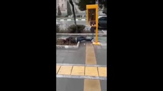 武漢肺炎ウイルス感染者激増のイラン...街で人が倒れ病院では死体袋の山