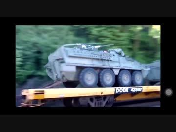 【なんで？】夥しい数の軍用車を列車で輸送中【アメリカ】