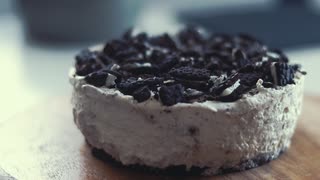 結婚できない男がクッキークリームチーズケーキで幸せになる動画