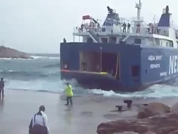 海が荒れてても欠航しないギリシャのフェリー