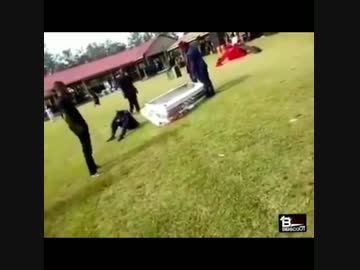 ホモと見る棺桶を落としちゃったダンスマン