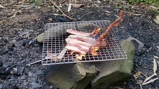 【野外飯】コロナ自粛中なので、家の庭で1人焚き火焼き肉肉を焼いて食う！ソレダケ！！！