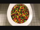 スキットルズをトイレに流してみた３