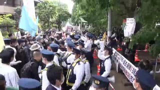 下劣で見苦しいネトウヨVS善良で良識のあるしばき隊　朝鮮大学校前