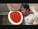 ピーナッツ味のM&M'sをトイレに流してみた１１