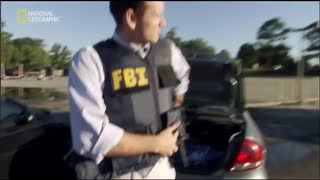 ＦＢＩだ!! 銃を下に置け!!