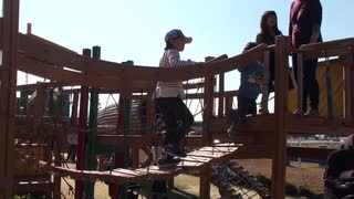 【ワールド牧場】アスレチック：大型遊具で遊ぶあい❤バランス渡りが怖いwww