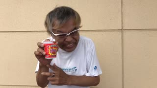 ブタメン の息子の友人です！この度はお湯を入れ忘れてしまいそのまま食べる事になり大変申し訳ございません