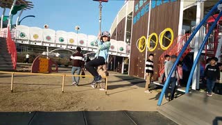 【明石海峡公園】夢っこランド：ターザンロープに挑戦するあい❤ロープが短すぎて一人で飛び乗れず、ショックですwww