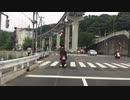 ノンヘルバイクとパトカー
