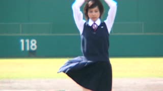 堀北真希 - 野球場