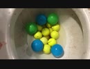 プラスチックのボールとゴルフボールとレッドブルをトイレに流してみた