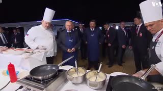 プーチンと習近平が一緒にパンケーキを作る動画。