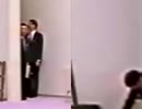中/野/杉/並/合/同/総/会/新/春/幹/部/会の後ろにいる紳士テクニック