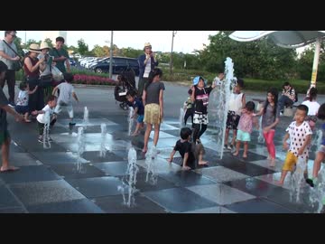 【岩ケ池公園】ジャブジャブ・ミスト噴水で遊ぶあい❤ライトアップされて凄く綺麗♬水遊び