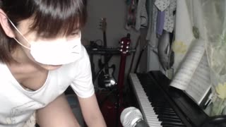 藍上さん胸ちら