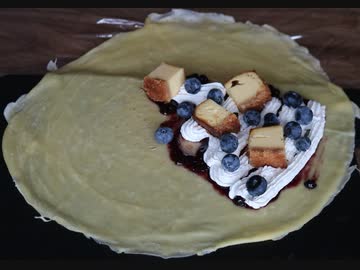 ブルーベリーとチーズケーキのクレープ