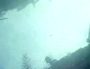 水中へ。