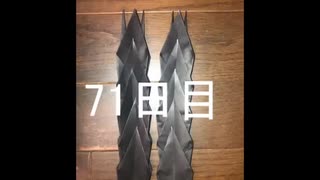 黒折り紙で千羽鶴を作っていく　71日目