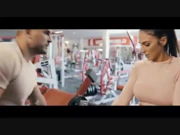 巨乳筋トレ