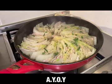 自分を大蛇丸と信じて止まない一般男性が、ミルフィーユ鍋とビールで優勝する動画です。