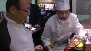 社長が肉を食べる動画