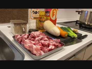 自分を大蛇丸と信じて止まない一般兵長が、豚バラ軟骨煮とビールで優勝する動画です。