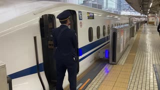 JR東海の新幹線車掌は真面目すぎw